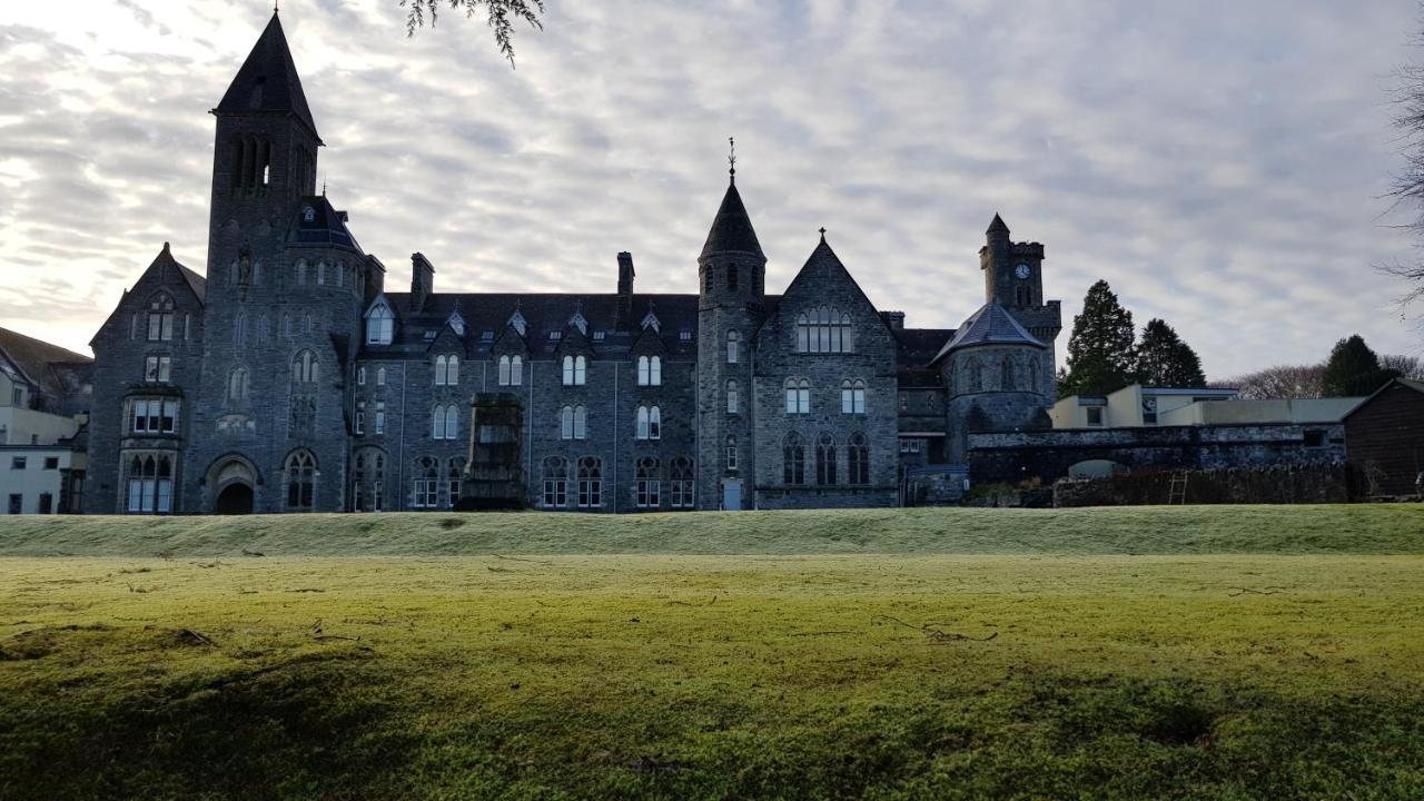 Old School Apartments Highland Club Fort Augustus Esterno foto